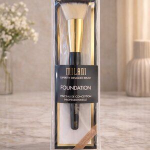 NWOT Milani Foundation Brush – Expertly Designed | Professional Finish